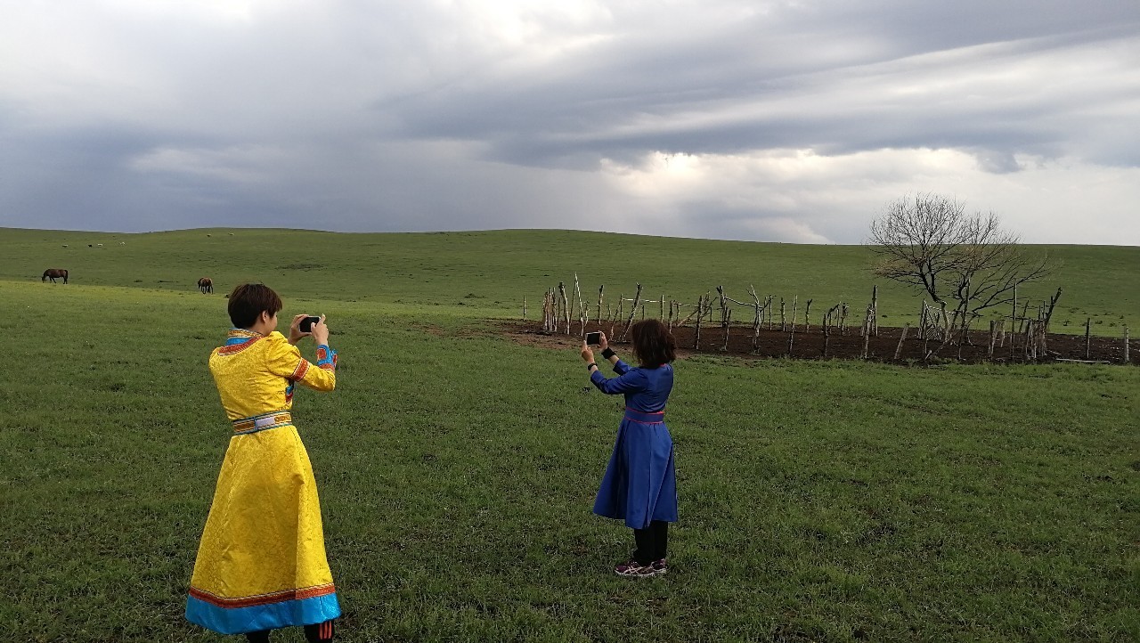 国庆节三天旅游收入,国庆节旅游业赚不赚钱