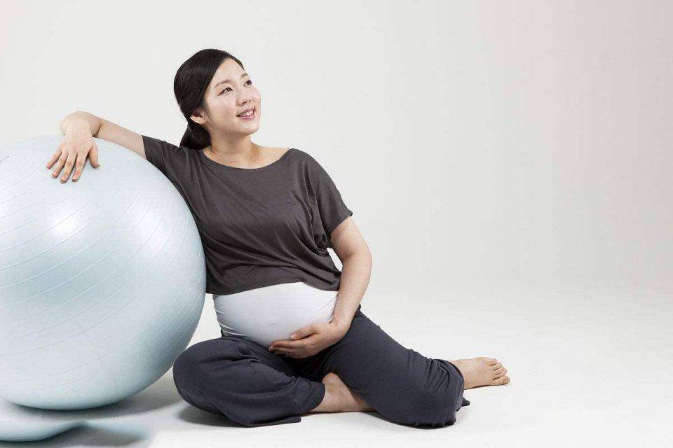 孕期适合练瑜伽哪些体式,孕期瑜伽主要练习什么