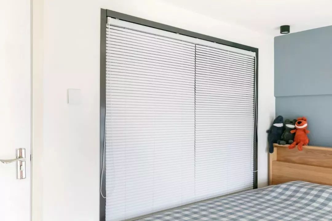 64㎡现代轻奢公寓，买了小复式，这样装修好精致