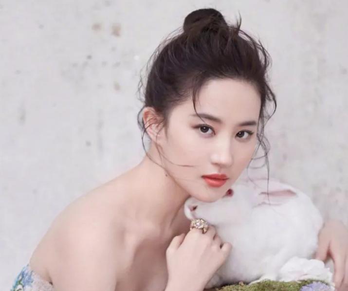 画好眼妆眼线不晕染的关键所在,内双画眼线总是晕染