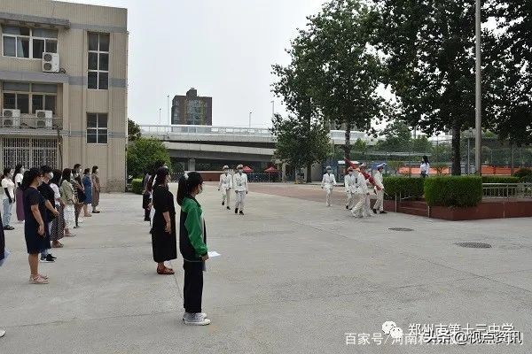 白杨精神铸就七月梦想—郑州市第十三中学升旗仪式侧记