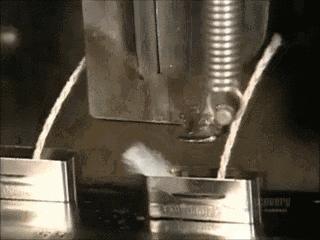 zippo打火机制造全过程,男生喜欢什么样的zippo打火机