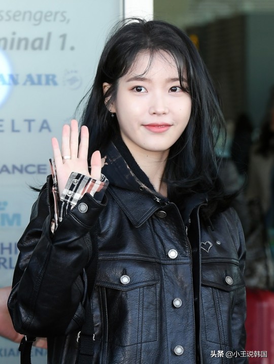 韩国女艺人iu捐款,iu生日应援投屏