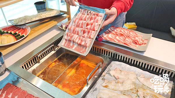 边烤边涮美食,边烤边涮的烤肉