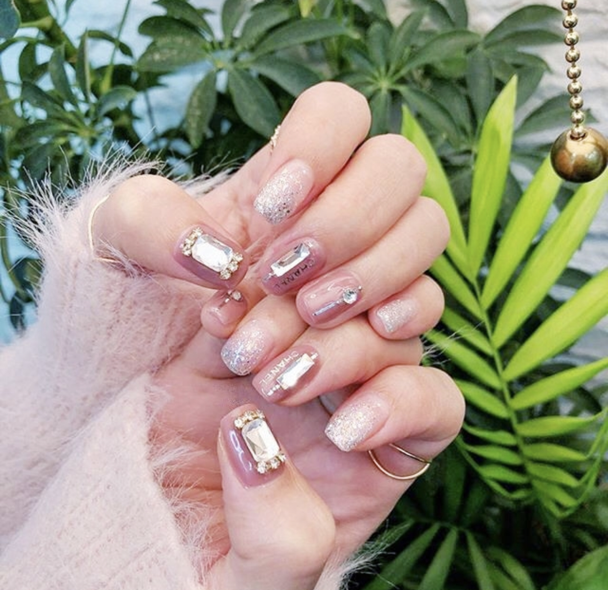 简约高级珍珠钻石美甲,钻石美甲款式简约