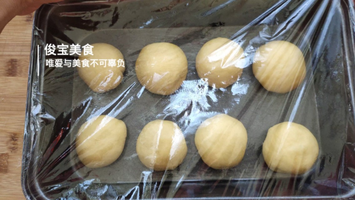 手揉面包烘焙教程,不用高筋面粉揉出膜的面包做法