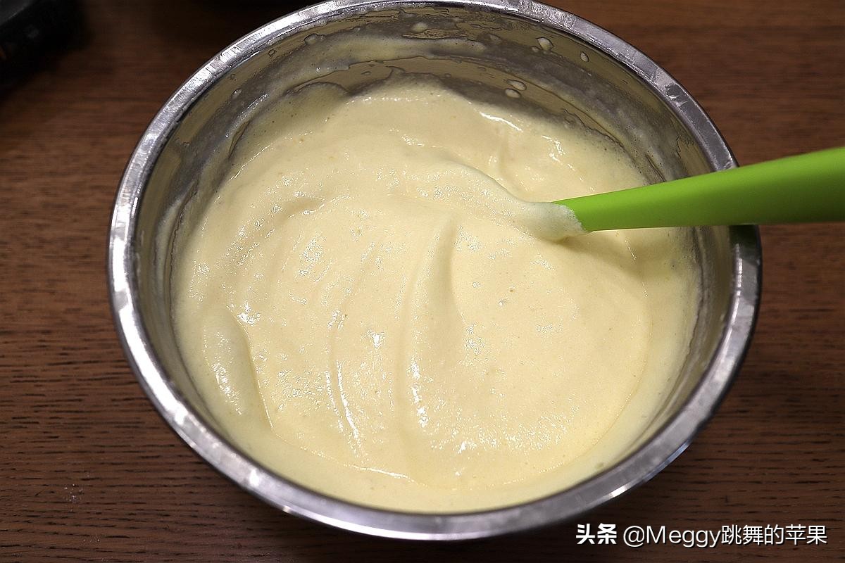 古早蛋糕和戚风蛋糕蛋白打发区别,蛋白打发到什么程度蛋糕才会柔软