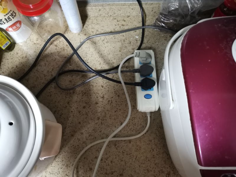 房间插座不够用怎么加装,家里插座不够用怎么改明装