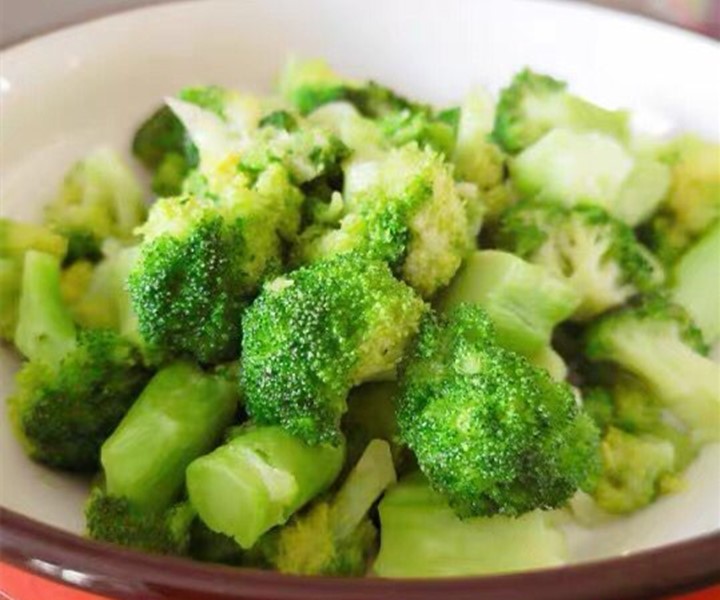 怎么清洗西兰花能去除农药和虫卵,西兰花可以直接用盐水泡出虫卵吗