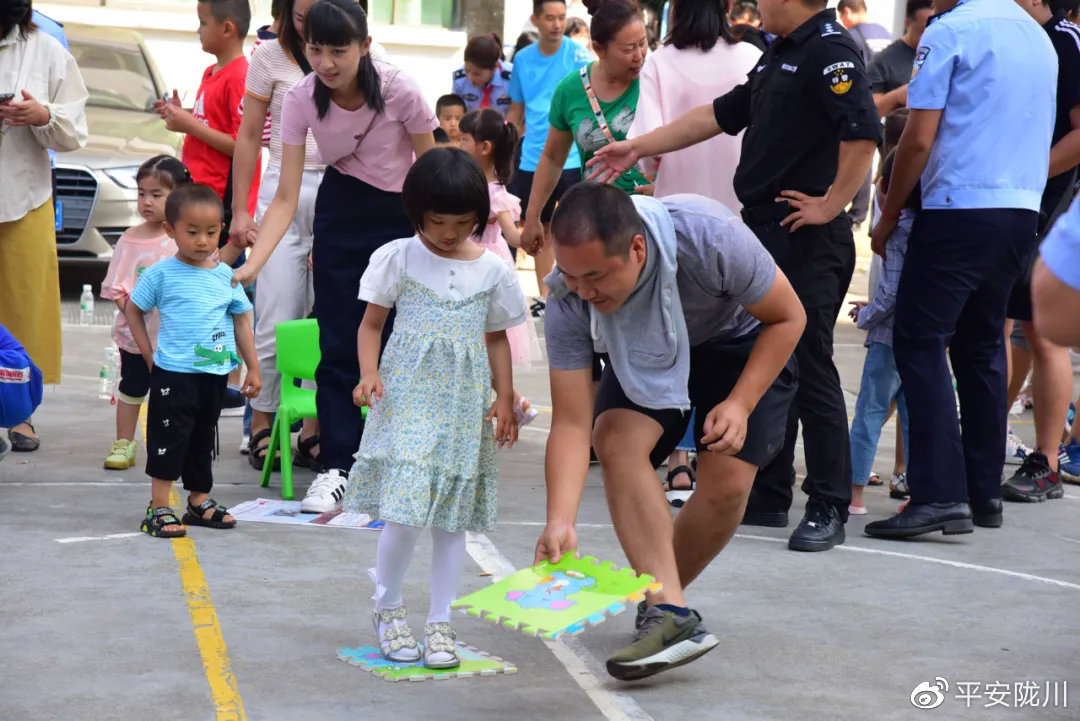 第一次走进警营过六一,迎六一进警营