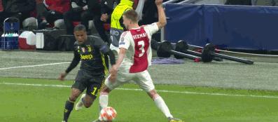 c罗尤文图斯欧冠淘汰更衣室流泪,c罗点球淘汰尤文图斯