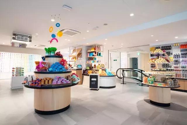 prada伦敦,prada郑州开店