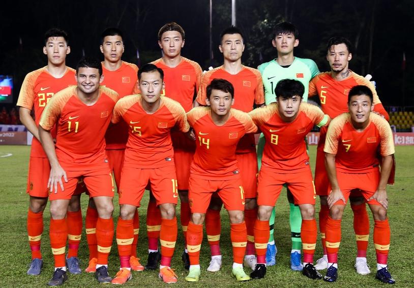 中国男足被对手球门线戏耍头球,中国足球出线形势分析战平泰国