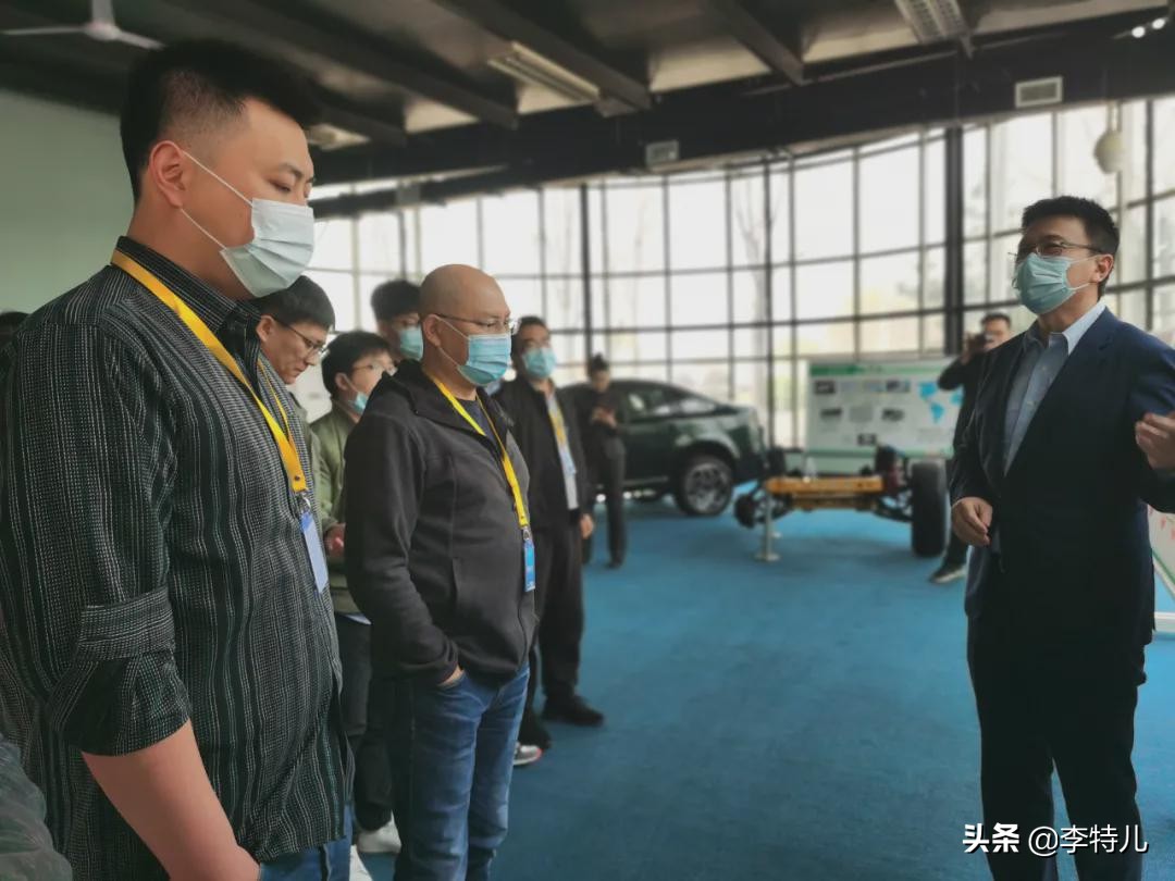 国产最大的皮卡车高2米,国产全尺寸大型皮卡七座