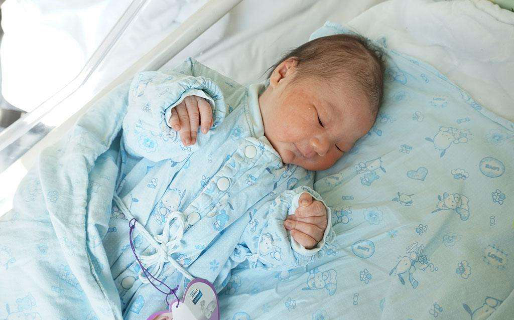 宝宝黑白颠倒怎么办？3个妙招纠正