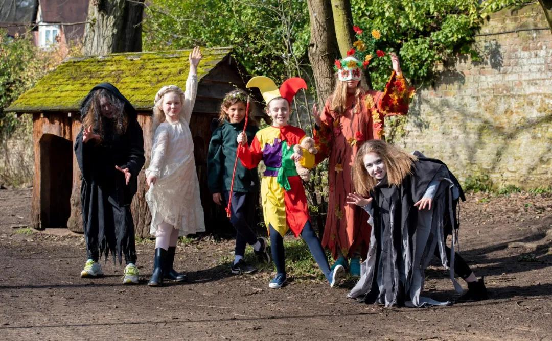 哈利波特学校在英国哪里,有哈利波特学院吗