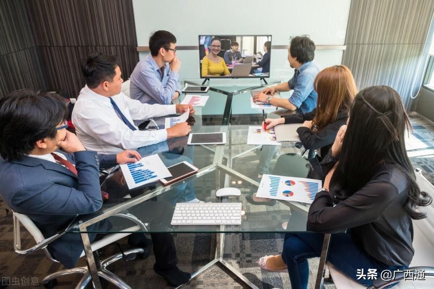 “夏日冲浪”不限速，WiFi不好，找电信