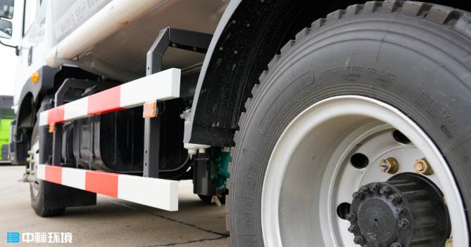 洒水车轮胎应该选择钢丝胎还是尼龙胎？看完文章你就明白了