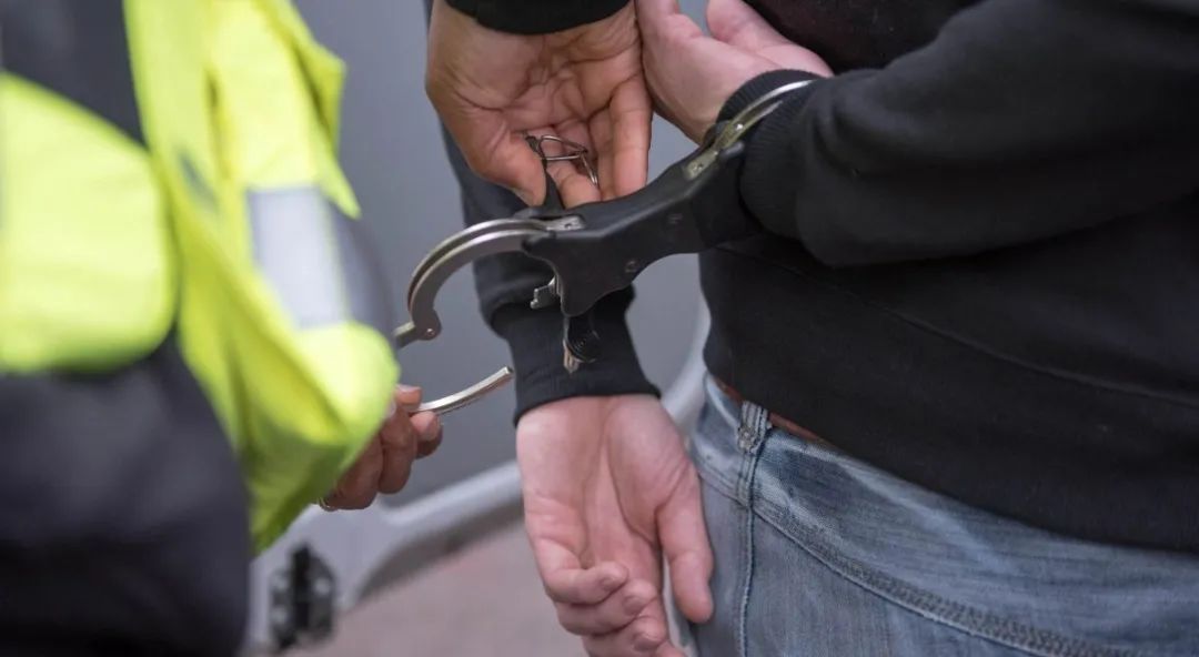 遇到高利贷*力暴**催收不要怕，这么做能让他们去坐牢