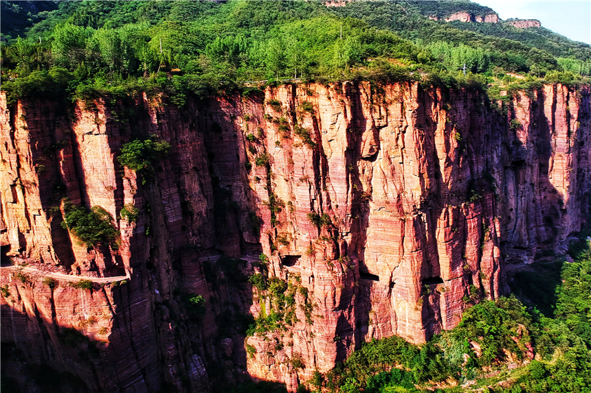 太行山古村落全景图,太行山古老村落