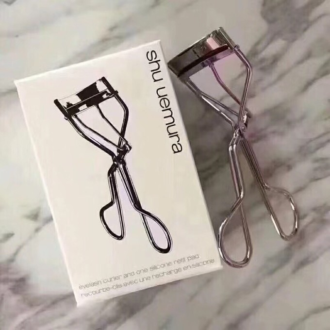 日本的彩妆品牌哪个气垫最好,日本最好用的十大粉底