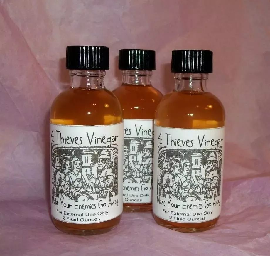 历史上的今天——1921年5月25日，香奈儿5号公开发表