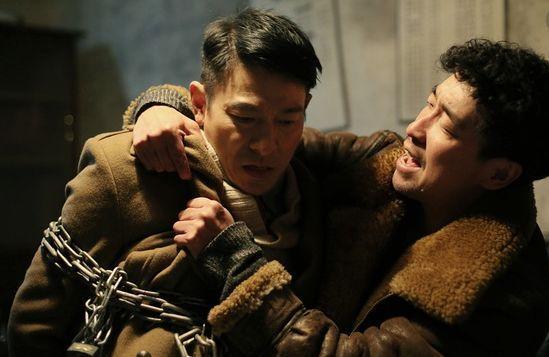 鑳℃瓕绌挎垚鐜崼宸ヤ汉涓婅,鑳℃瓕涓轰粈涔堢┛鐜崼宸ヤ汉琛ｆ湇涓婅