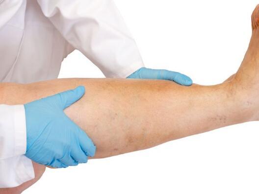 尿酸高持续多久会对肾脏造成损伤,尿酸超标都有哪些原因可能造成的