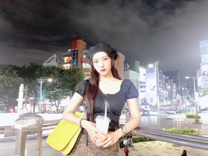 程潇白色珠光绸,程潇的美颜秘诀