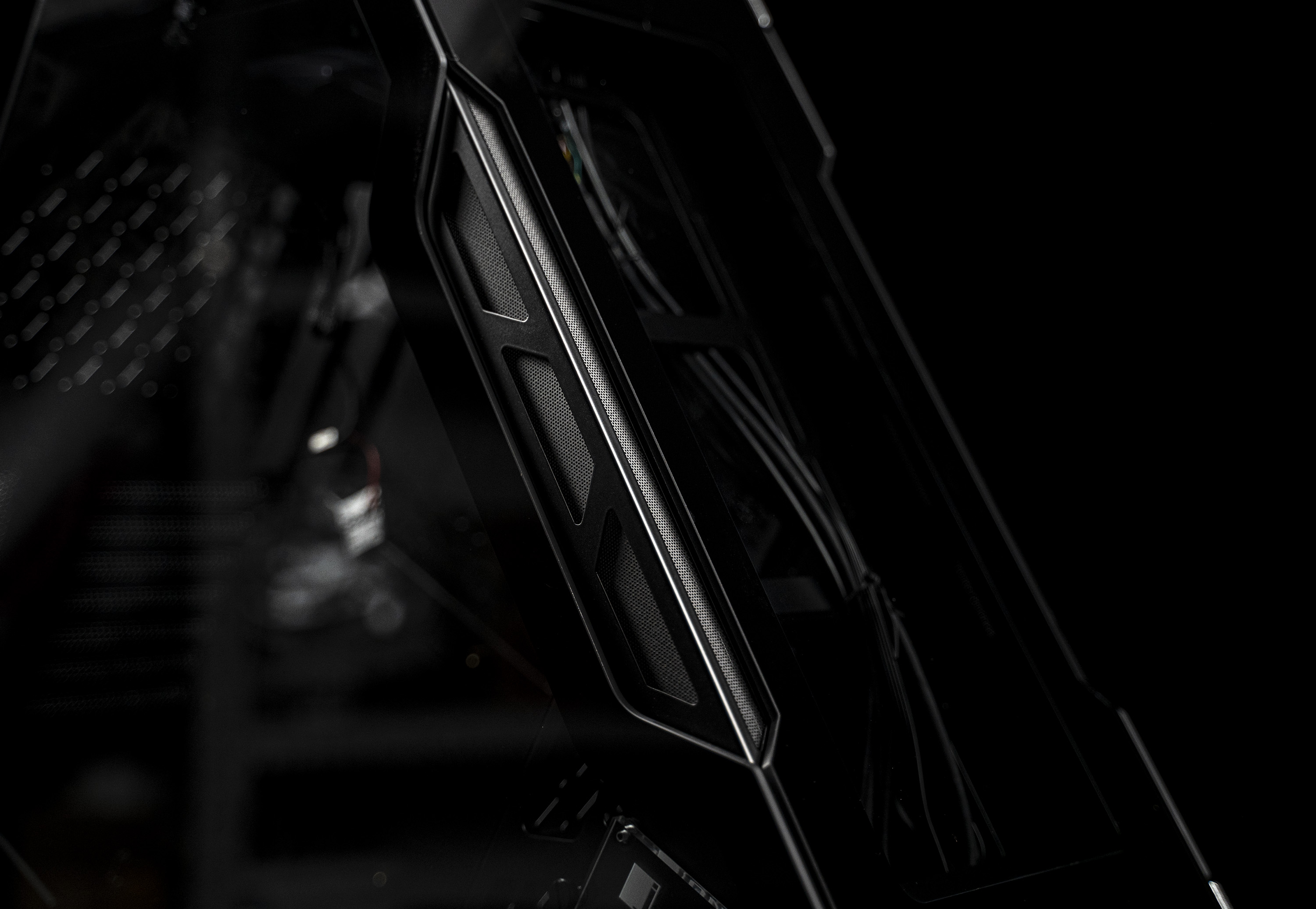 顶级机箱装机,第一次装机推荐机箱