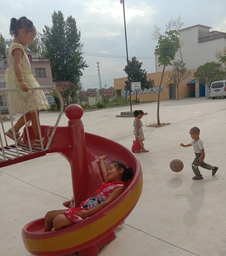 唐河县毕店镇常赵庄小学,多方联动创平安校园