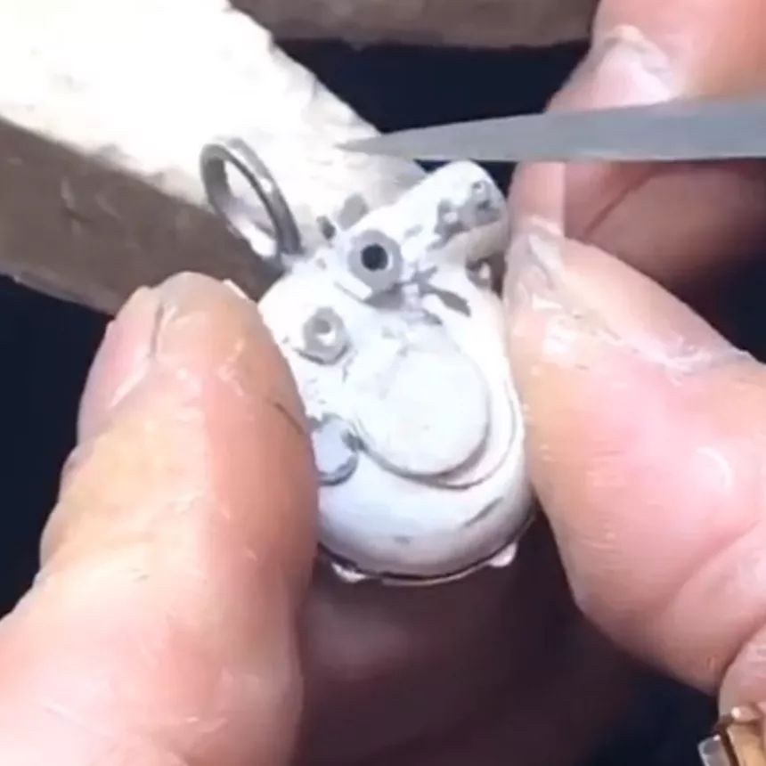 小情侣闺蜜居然在小屋鼓捣一下午，弄出了这个？