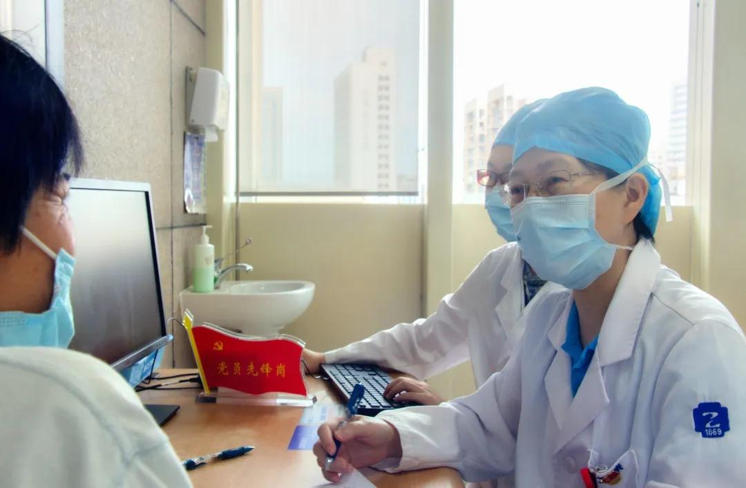 头晕脑胀整天昏昏沉沉耳朵嗡嗡的,头晕是不是耳朵引起的