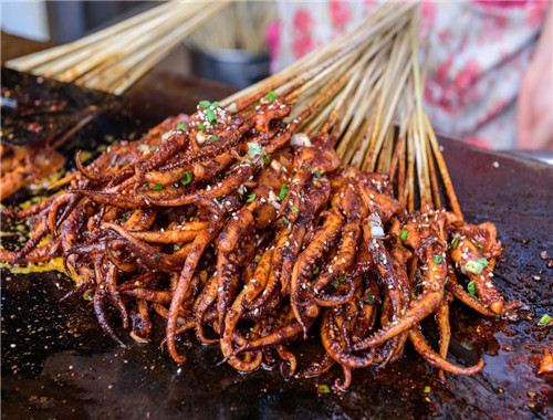 天津好吃的美食一条街晚上,天津中山路美食街