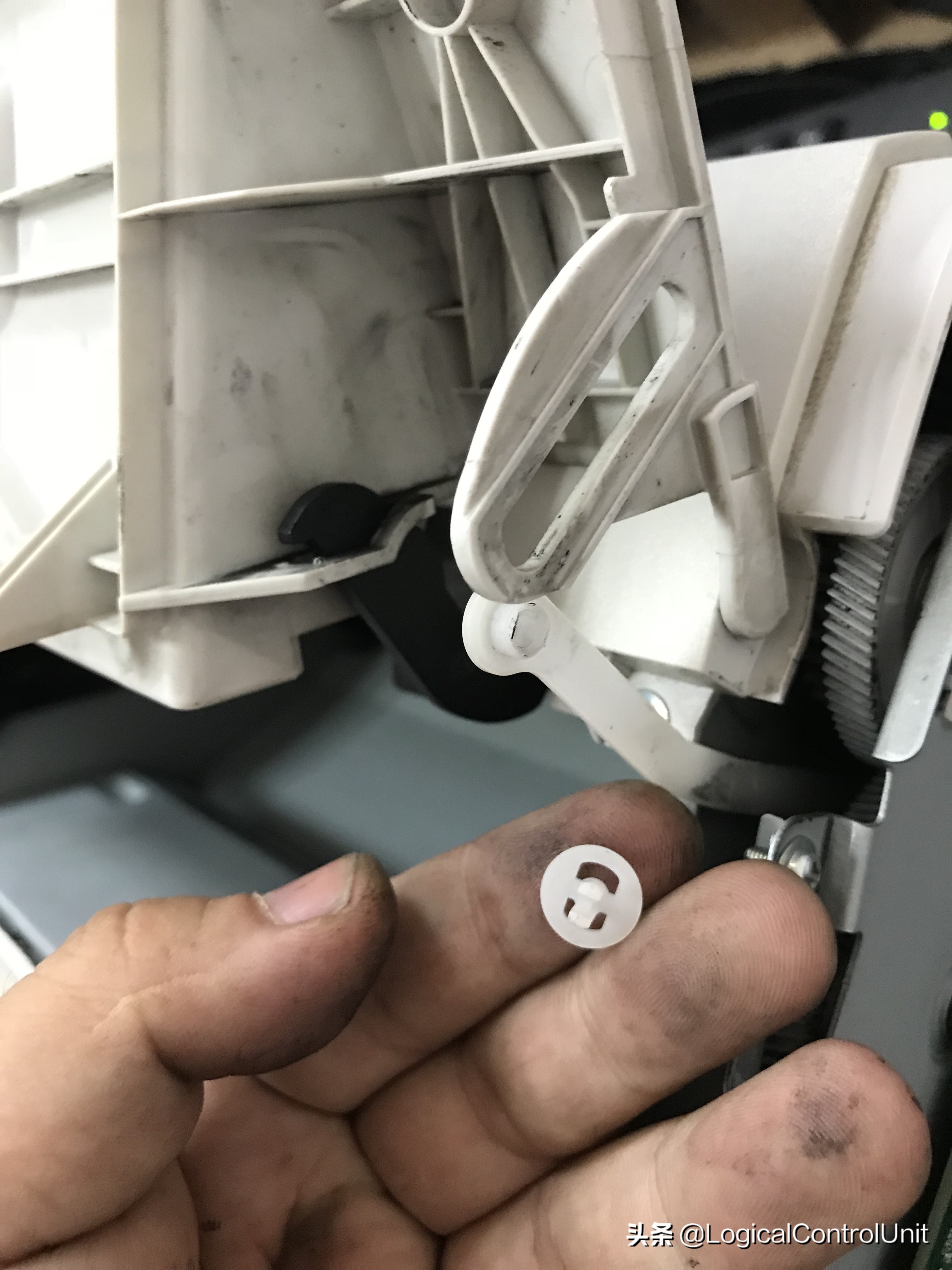 老惠普打印机卡纸怎么解决,为什么惠普打印机老卡纸