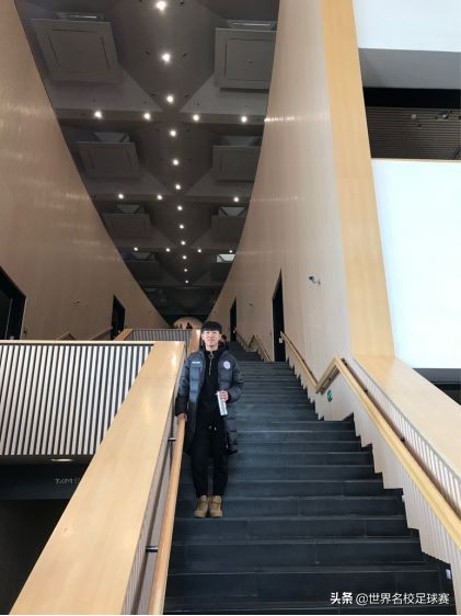 叮咚！您有一份来自世校赛小哥哥的新年祝福请查收