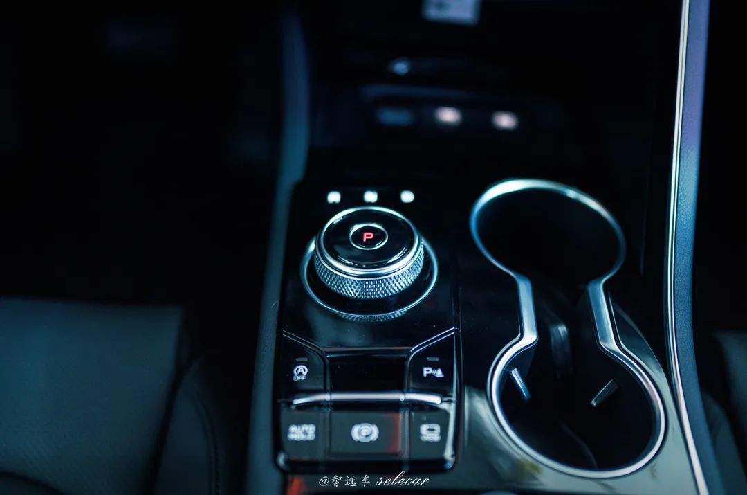 起亚k52014款2.0latluxury,全新起亚k5的盛世美颜你get到了吗