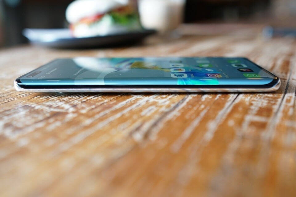 华为mate40pro4g深度评测,华为mate40pro都是4g吗