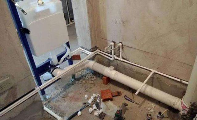 马桶移位可以从排污管改么,马桶移位用直排马桶不堵吗