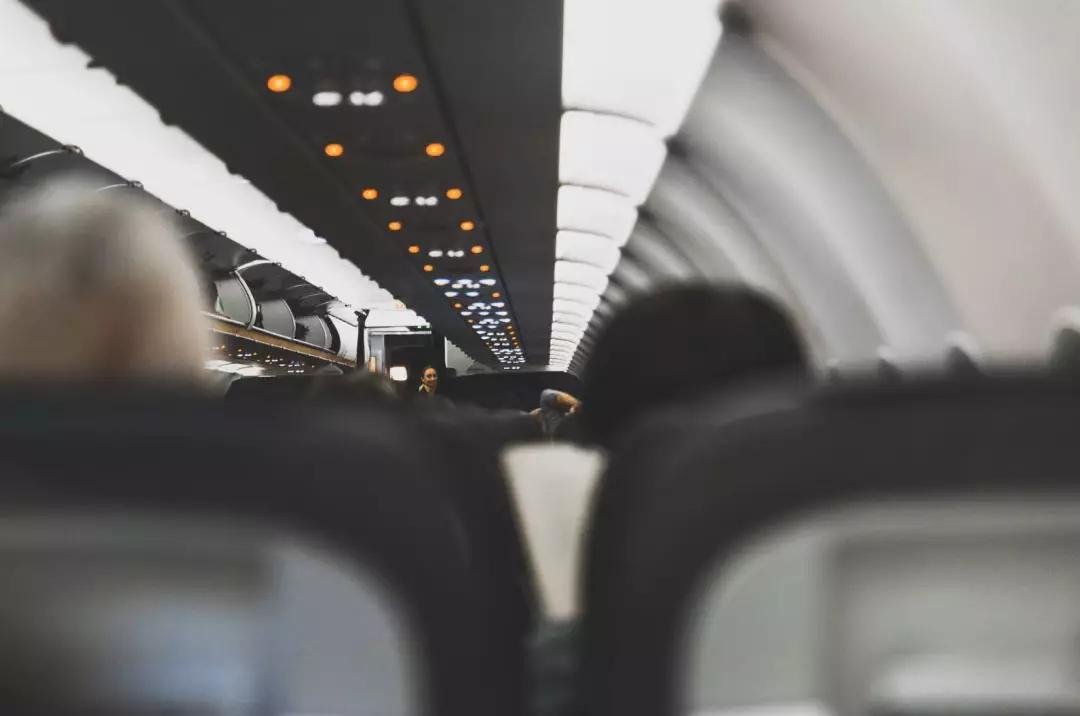 返工季要提防经济舱综合征,防疫期间坐飞机注意事项