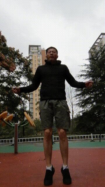 小学生跳绳双飞教程,小学生跳绳双飞一般跳多少个