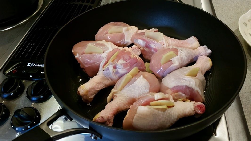 卤鸡腿焯水几分钟,卤鸡腿注意什么