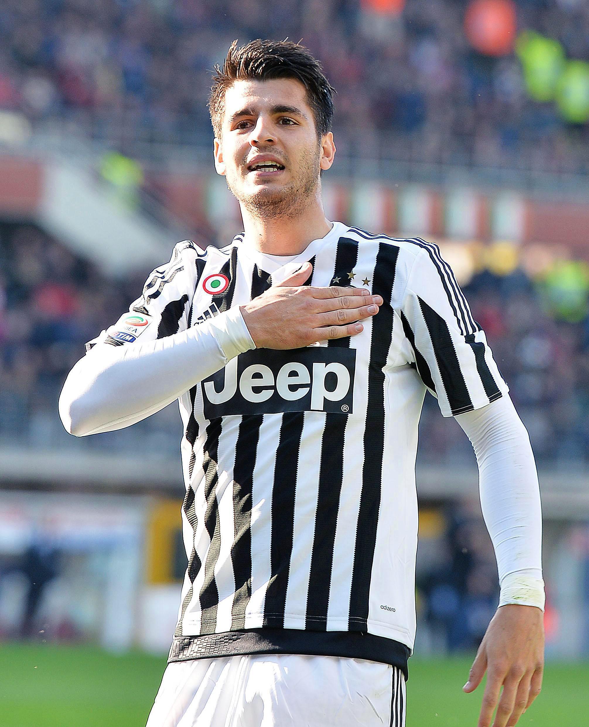 莫拉塔痛失单刀进球,莫拉塔接过西班牙10号战袍