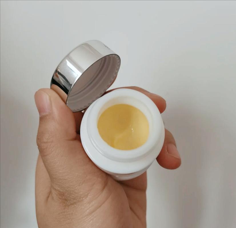 哪款面霜搭配有抗老提亮功效,可以提亮肤色紧致皮肤的面霜