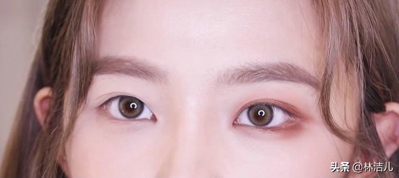 杨幂的眼妆怎么画,杨幂的眼睛是杏仁眼还是桃花眼