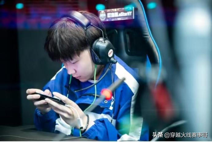 叮当猫vs奥特曼vs超级飞侠,叮当猫vs超级飞侠