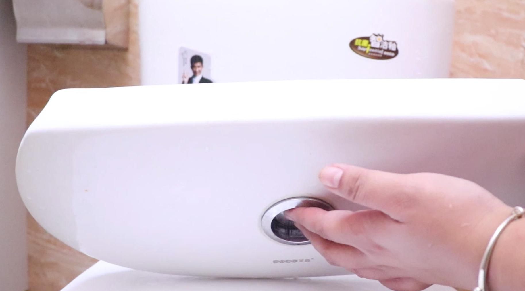 马桶冲水无力倒一盆水才能冲下去,马桶冲水无力倒水就能冲下去