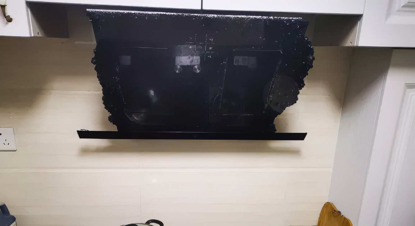 严查不合格燃气器具违法,29瓶燃气被查扣