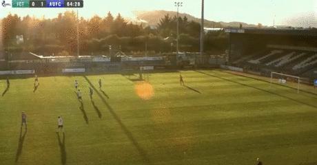 ai误认裁判光头为足球裁判,足球转播ai对焦到裁判的头上