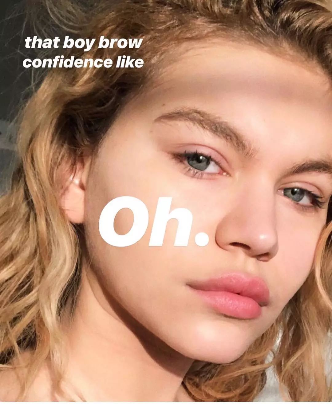 全网爆火彩妆,supreme粉底液